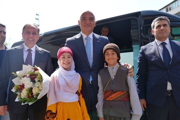 Bakan Ersoy’un açıkladığı projeler arasında, Heserek Kayak Merkezi ve Ilıcalar