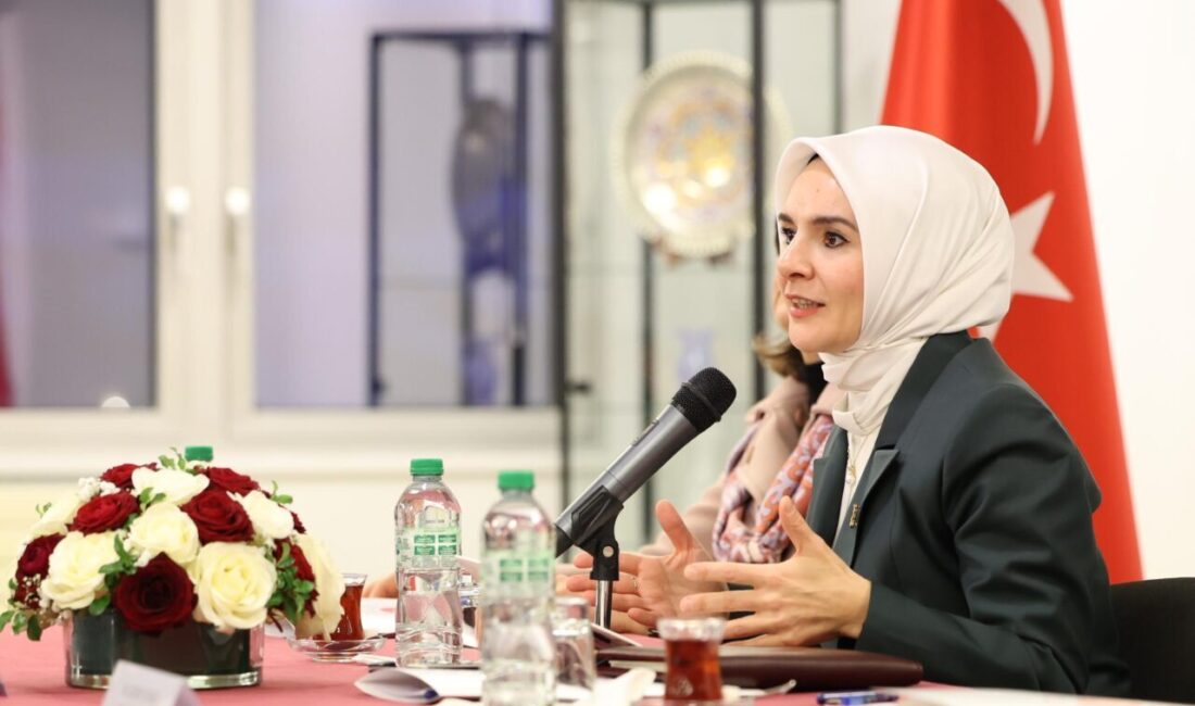 Aile ve Sosyal Hizmetler Bakanı Göktaş, Fethi Yılmaz Sezer Huzurevi