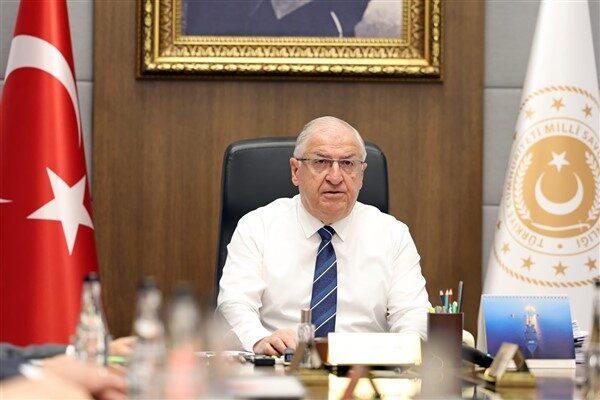 Bakanlıktan yapılan açıklamaya göre, Milli Savunma Bakanı Güler, Kara Kuvvetleri