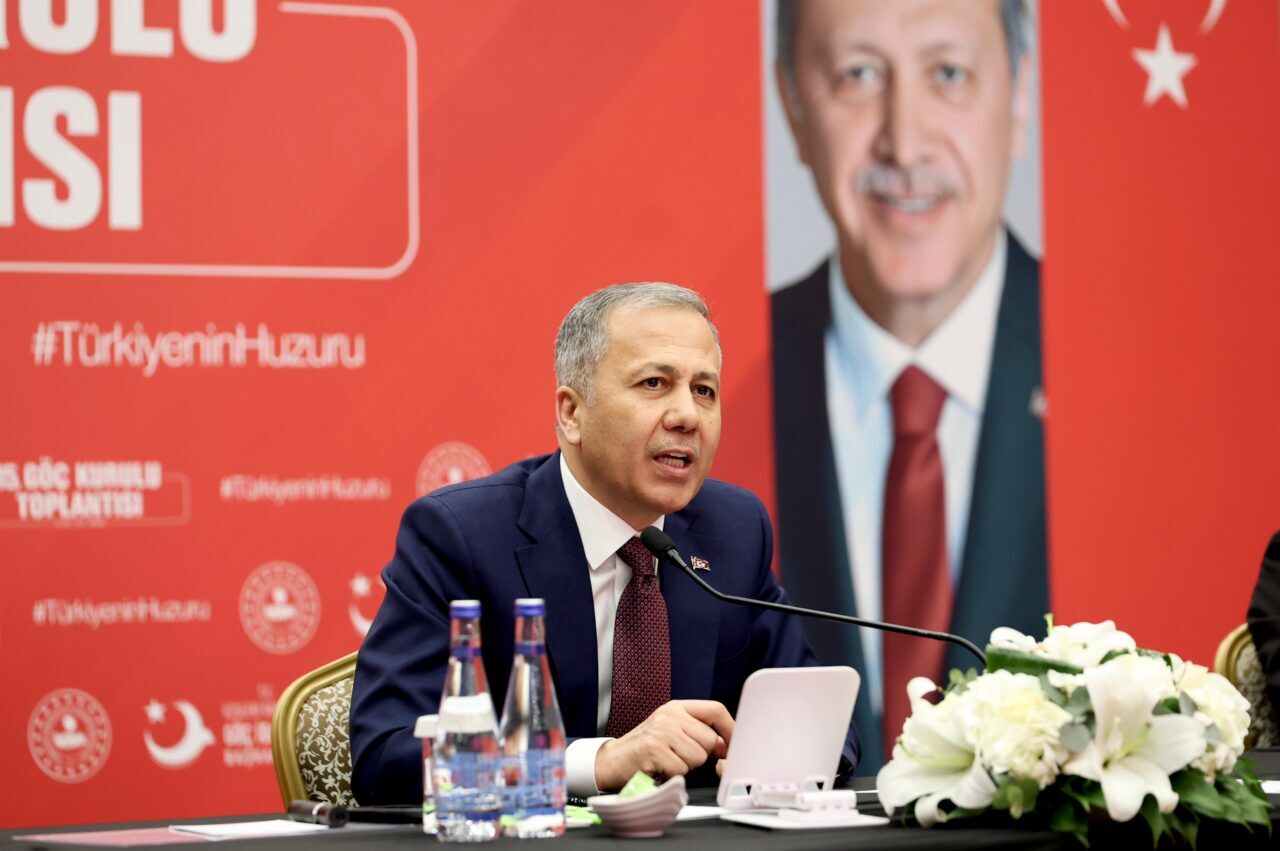İçişleri Bakanı Yerlikaya, Kütahya programı kapsamında AK Parti Kütahya İl