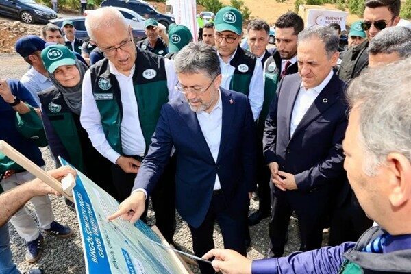 Valilikten yapılan açıklamaya göre, Tarım ve Orman Bakanı Yumaklı, Devlet