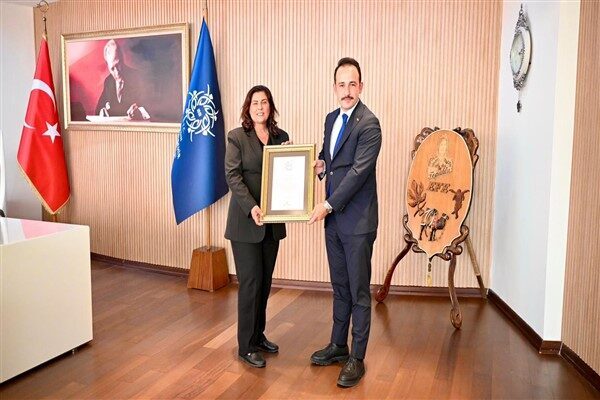 Ziyarette Vural, Çerçioğlu'nu Aydın'da gerçekleştirdiği başarılı çalışmalarından dolayı tebrik etti