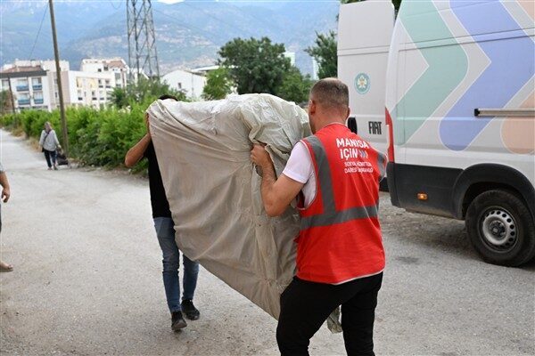 Şehzadeler ilçesine bağlı Kuşlubahçe Mahallesi’nde tek başına yaşam mücadelesi veren