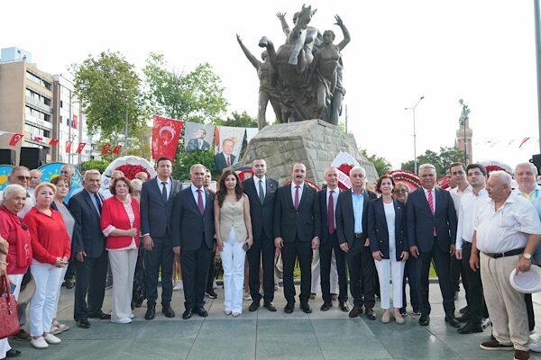 Konyaaltı Belediye Başkanı Cem Kotan, 30 Ağustos Zafer Bayramı’nın 103’üncü