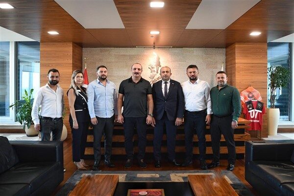 Konyaaltı Belediye Başkanı Cem Kotan, Belediye-İş Sendikası Antalya Şube Başkanlığı