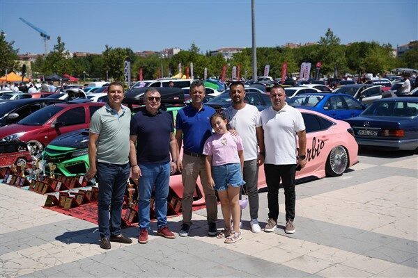 Tekirdağ Motor Sporları Derneği tarafından organize edilen festivalde, araçlar sergilendi.