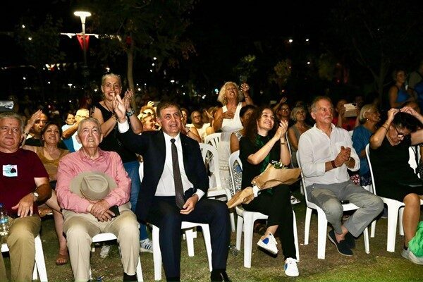 Alaybey Mahalle Şenliği, İzmir Büyükşehir Belediyesi organizasyonunda Karşıyaka Belediyesi iş