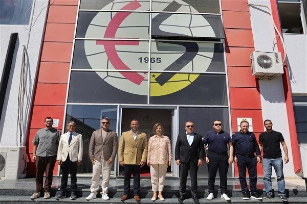Ziyarette Başkan Ünlüce’ye, Büyükşehir Belediyesi Genel Sekreter Vekili M. Recai