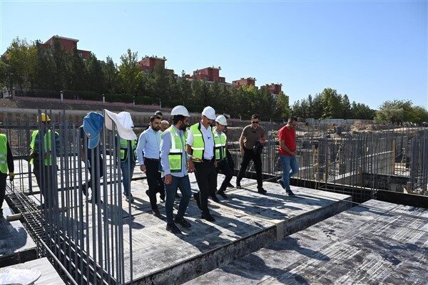 İnceleme sırasında proje hakkında açıklamalarda bulunan Vali Canalp, “Burada hayata