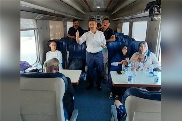 TCDD Batman Gar Müdürlüğü tarafından düzenlenen etkinlikte, hemzemin geçitlerde dikkat