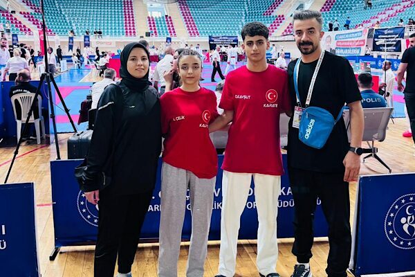 Batman Gençlik ve Spor İl Müdürü Mehmet Şafi Özperk, karate branşında