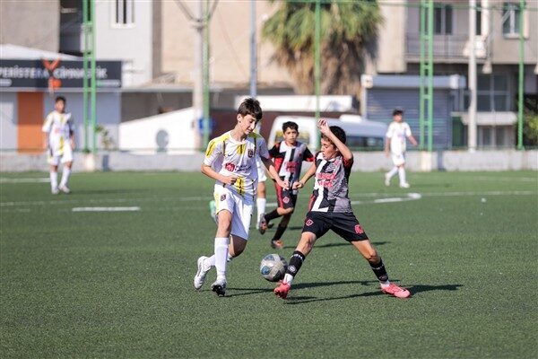 Buca Belediyesi, 30 Ağustos Zafer Bayramı kutlamaları kapsamında ilçede futbol