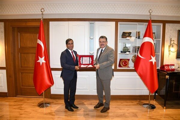 Bangladeş'in Ankara Büyükelçisi M. Amanul Haq, Trabzon Büyükşehir Belediye Başkanı
