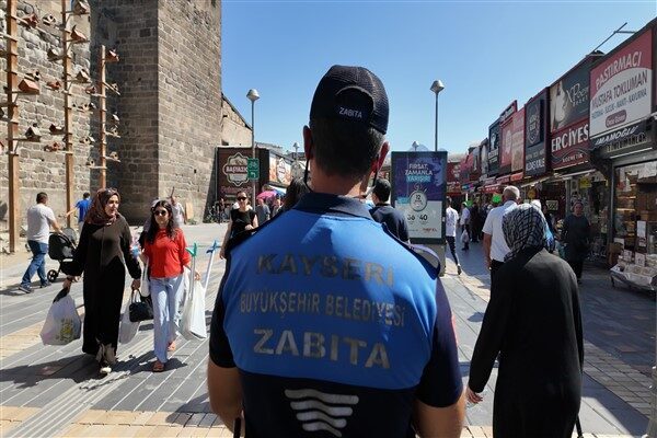 Denetimlerde dilencilik yapan şahıslar Büyükşehir Belediyesi Zabıta Daire Başkanlığı Genel