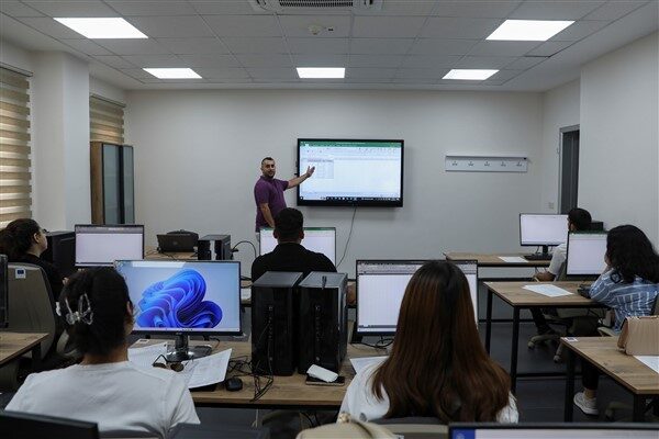 Sosyal Hizmetler Dairesi Başkanlığı’na bağlı yürütülen kursta Word, Excel ve