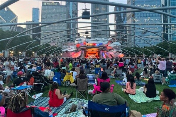 Chicago Belediye Başkanı, polise federal birliklere yardım etmeme emri verdi