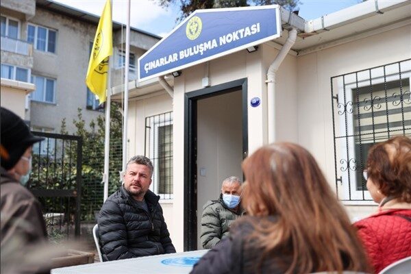 Buca Belediyesi’nin ilçede yaşayan çınarlar için hizmete açtığı, içerisinde tansiyon,