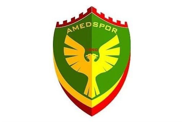 Maçın 33’üncü dakikasında Çorumspor oyuncusu Oğuz Gürbulak, takımını 1-0 öne