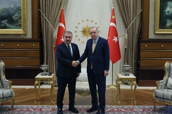 Cumhurbaşkanı Erdoğan, Büyük Birlik Partisi Genel Başkanı Destici'yi Cumhurbaşkanlığı Külliyesi'nde