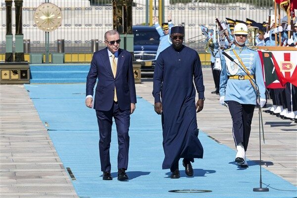 Cumhurbaşkanı Erdoğan, Türkiye’ye ziyarette bulunan Senegal Başbakanı Ousmane Sonko’yu Cumhurbaşkanlığı