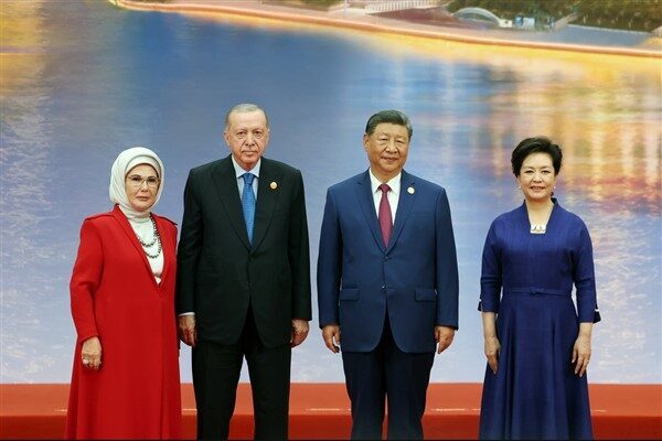 Cumhurbaşkanı Recep Tayyip Erdoğan, Çin'in Tjanjin kentinde düzenlenen Şanghay İşbirliği Örgütü 25'inci Devlet