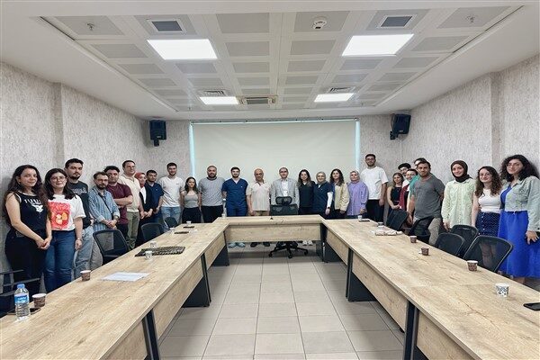 Rize İl Sağlık Müdürü Doç. Dr. Gökhan Demiral, uzmanlık eğitimine