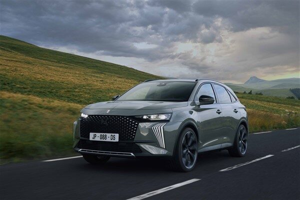 DS Automobiles’in ağustos ayı teklifleri kapsamında; DS 7’nin Etoile BlueHDi