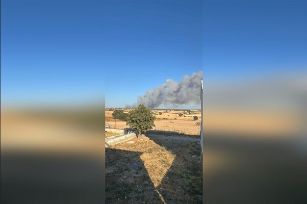 Enez'de nedeni henüz belirlenemeyen bir yangın çıktı. Yangının çıkışının ardından
