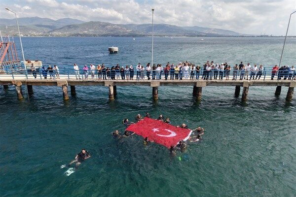 30 Ağustos Zafer Bayramı’nın 103. yılı nedeniyle Bağcılar Belediyesi ve