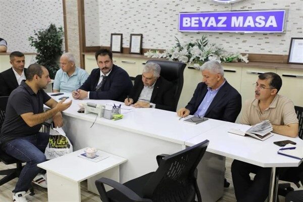 Belediyeden yapılan açıklamada, “Hemşehrilerimizle bir araya gelerek taleplerini dinlediğimiz, çözüm