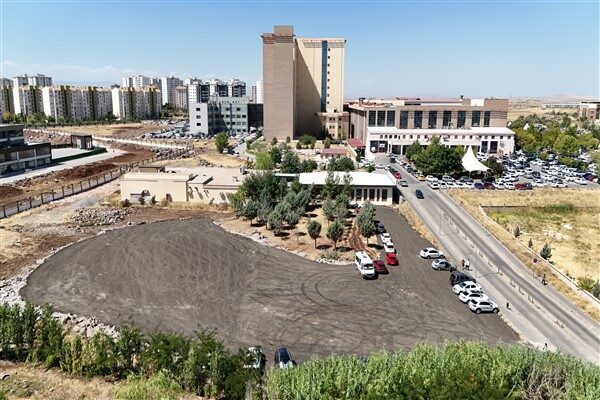 Ekipler tarafından Kayapınar ilçesinde bulunan Gazi Yaşargil Eğitim ve Araştırma