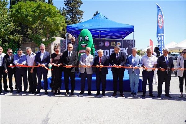 Festivale Başkan Aydın’ın yanı sıra AK Parti Sakarya Milletvekili Ali