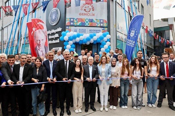 Ders çalışılabilecek alanların, kütüphanenin ve dinlenme salonlarının yer aldığı Gençlik