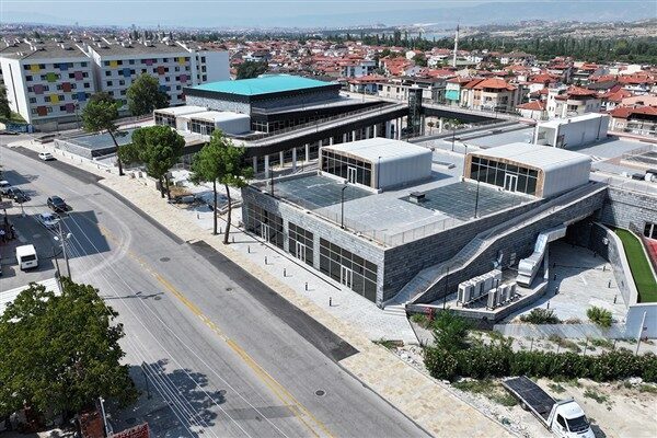 Pamukkale Belediyesi, ilçenin en özel noktalarındaki ticari alanları ihaleye çıkartıyor.
