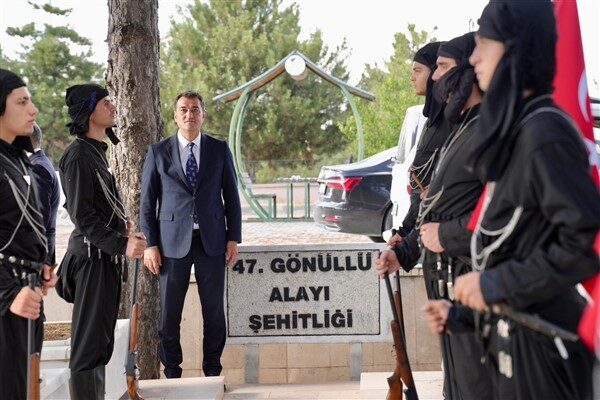 İscehisar Giresunlular Şehitliği’nde düzenlenen programla 47. Alay Şehitleri anıldı. Konuşmasında