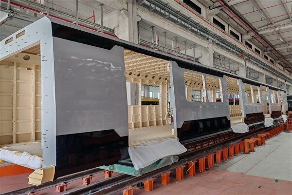 İstanbul’daki metro hatlarında kullanılmak üzere Ankara’da üretilen metro araçlarının yapımı