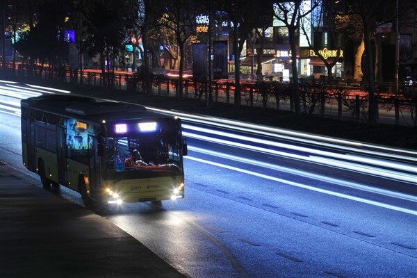 İstanbul Büyükşehir Belediyesi’nin (İBB) kuruluşu İETT, gece 00:00’dan sabah 05:00’e