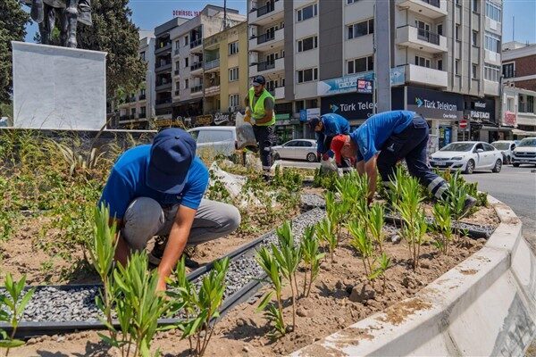 İzmir’in sembol kavşaklarını estetik bir görünüme kavuşturan ekipler, son olarak