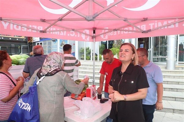 İzmit Belediye Başkanı Fatma Kaplan Hürriyet, tarımsal dayanışma projelerini sürdürüyor.