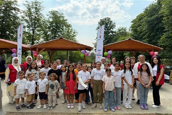 Yaz boyunca sürdürülecek program kapsamında Kur’an kursları, yüzme eğitimleri, sağlıklı