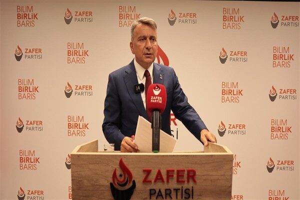 Zafer Partisi Sözcüsü Azmi Karamahmutoğlu, düzenlediği basın toplantısında “2024–2025 eğitim