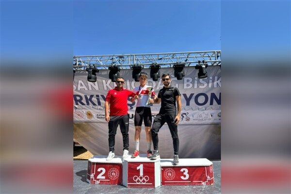 Kahramanmaraş’ta düzenlenen Dağ Bisikleti Türkiye Şampiyonası’nda Karaman Özel İdare Spor