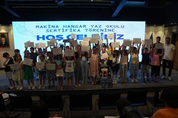 İlkokul, ortaokul ve lise düzeyinde 6 ayrı grupta toplam 124