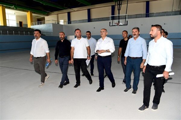 Malatya Büyükşehir Belediye Başkanı Sami Er, beraberinde AK Parti Yeşilyurt
