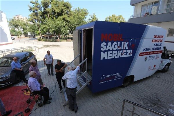 İlçenin dört bir yanında hizmet çalışmalarını sürdüren Kepez Belediyesi, vatandaşların