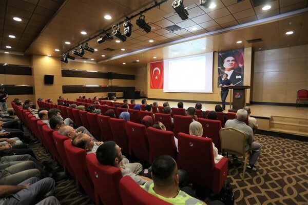 Kurum içi eğitimlerle personelin bilgi ve farkındalık düzeyini artırmayı hedefleyen