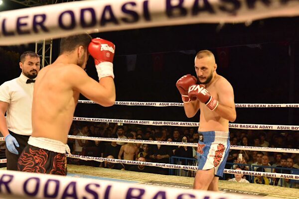 Kepez Belediyesi’nin ev sahipliğinde, Ultimate Fight Arena tarafından organize edilen
