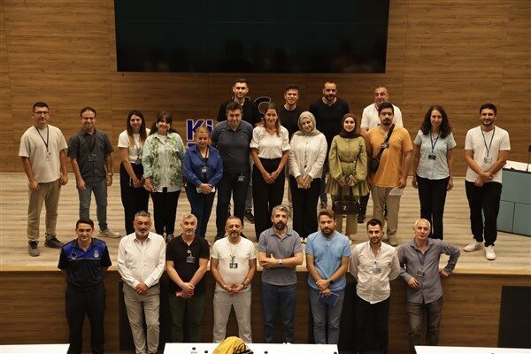 Belediye personelinin dikkatle takip ettiği programda, Sağlıklı Hayat Merkezi yetkilileri