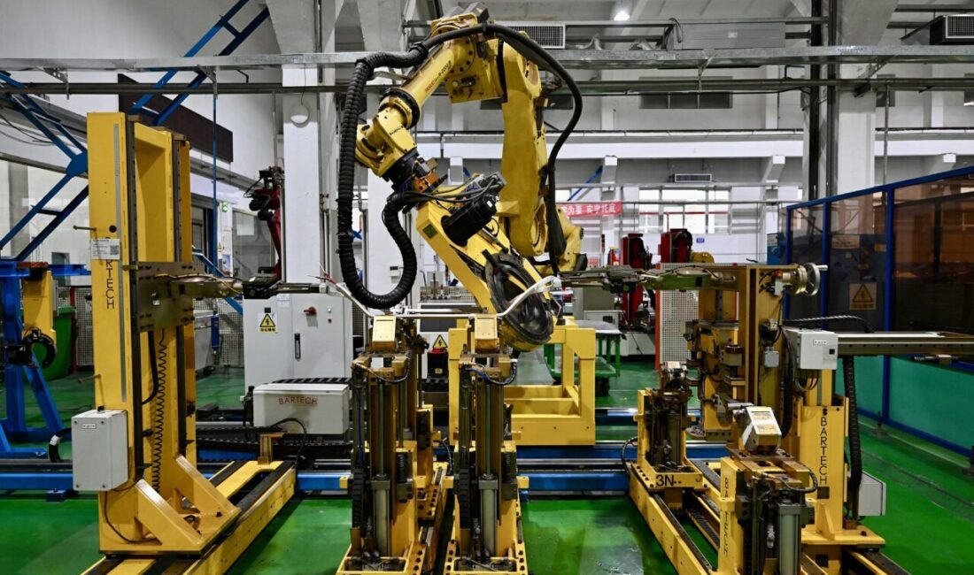 Makine endüstrisinde yıllık geliri 20 milyon yuanı aşan işletmelerin katma