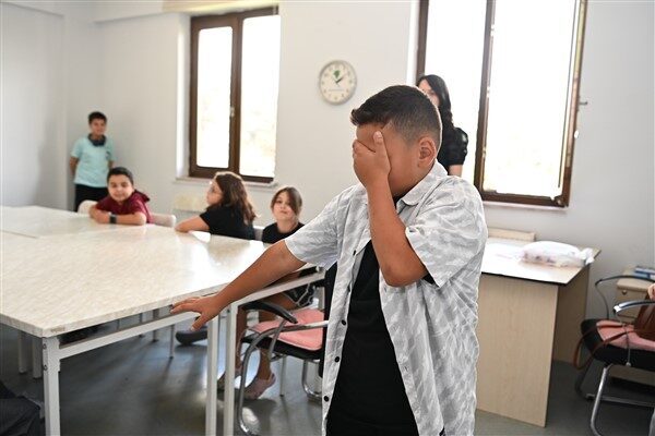 Eğitmenler, özellikle yaşlı ve engelli bireylerin toplumda karşılaştığı güçlükler üzerinde